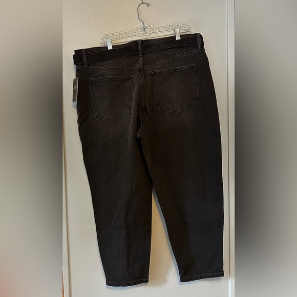 Lauren Ralph Lauren Belted High-Rise Tapered Jeans , Black Wash
Size 14W NWT - Picture 8 of 8